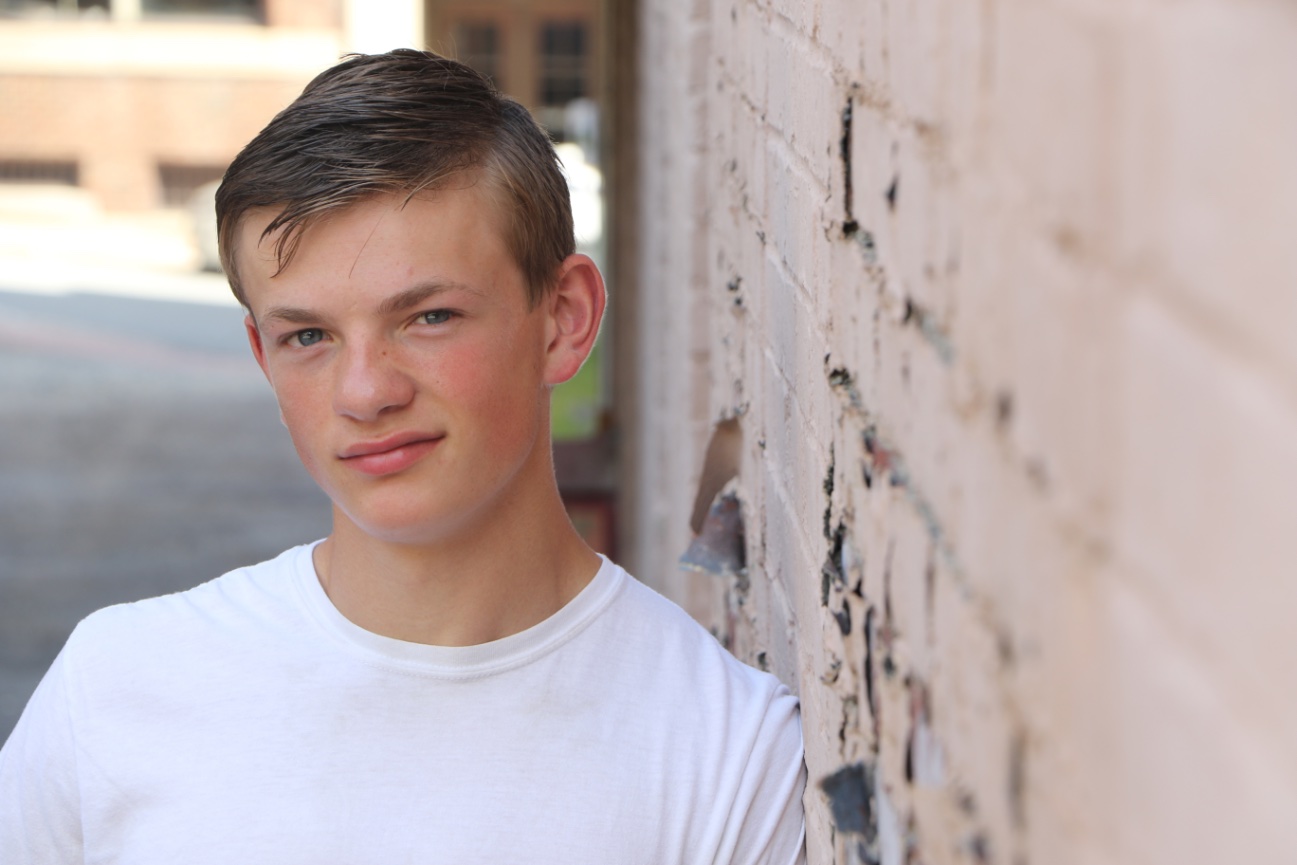 JOSIAH GRACE SENIOR PORTRAITS