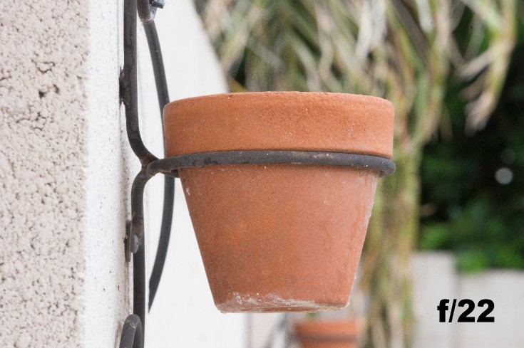 depth of field comparison f22