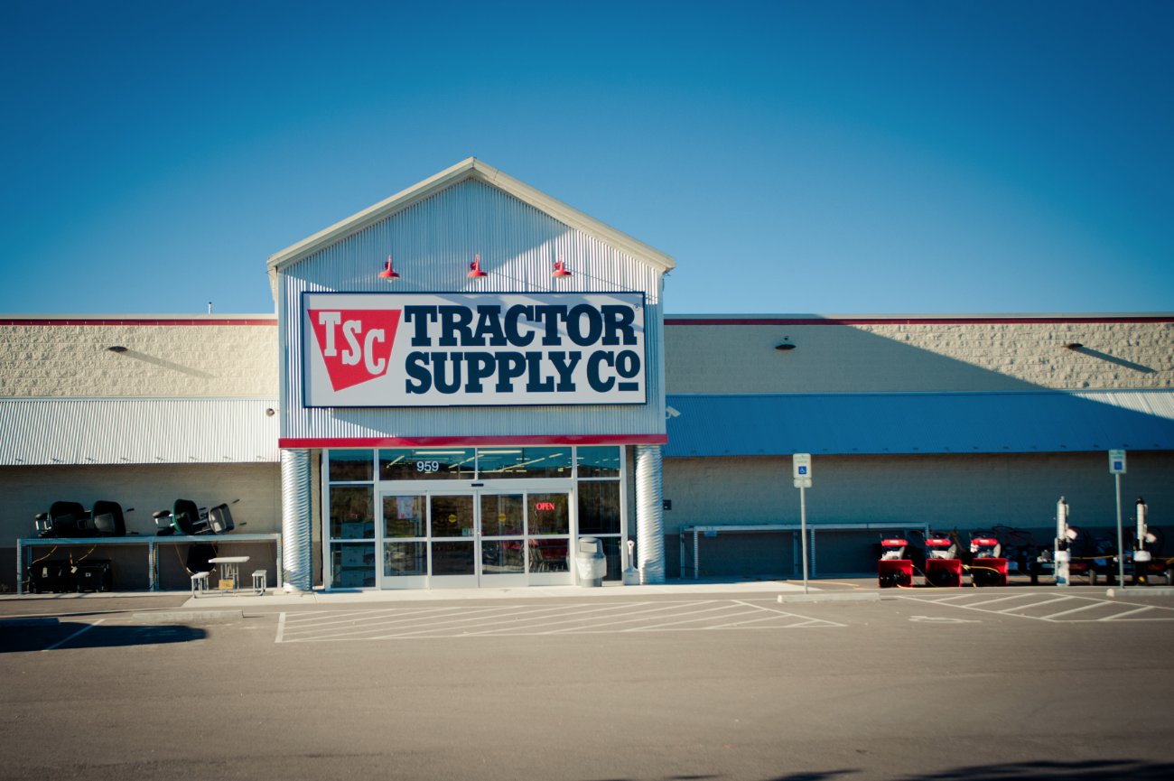Commercial Photography in Colorado - Tractor Supply Co.
