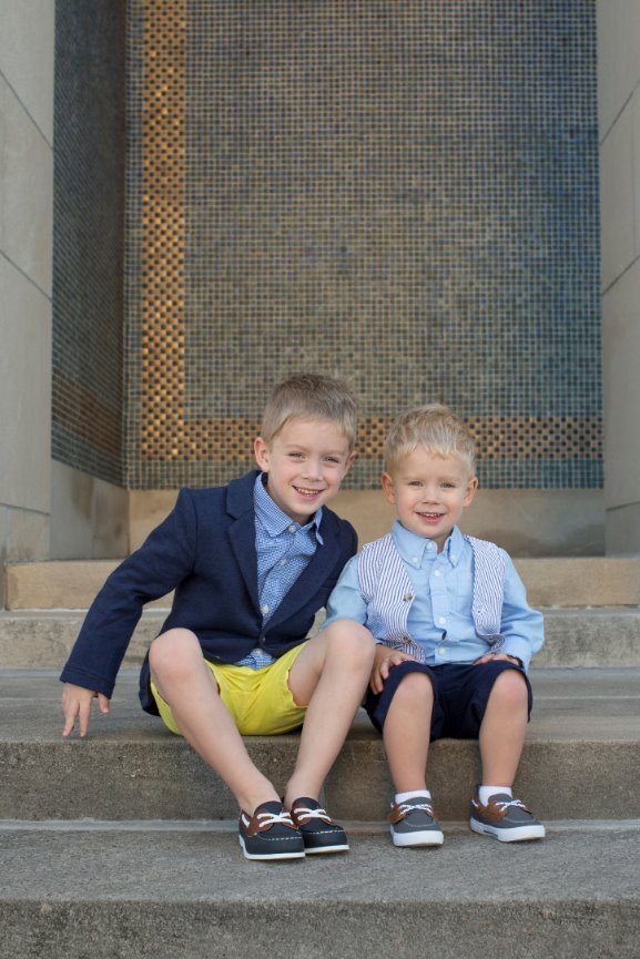 Christmas Tree Farm - Kansas City Family Photographer