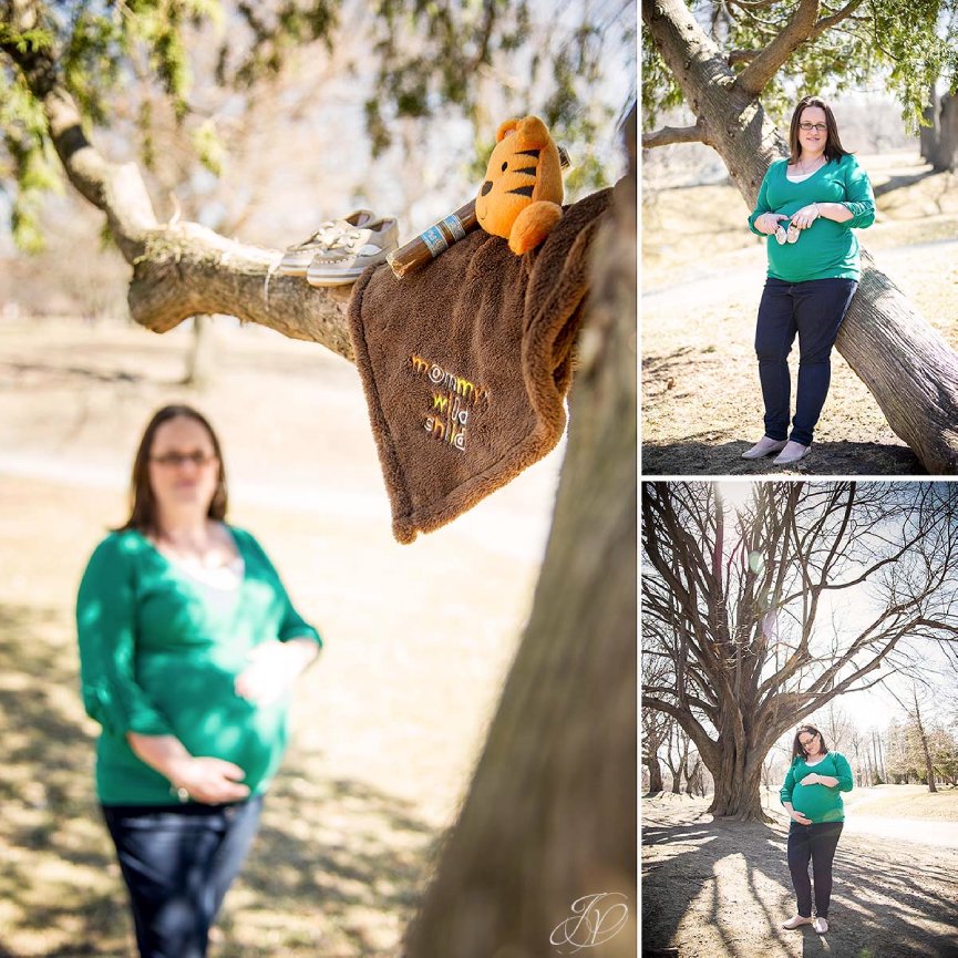 expecting mother with babe shoes, expecting mother and chocolate lab, maternity session washington park, maternity and pet portraits in washington park albany, albany maternity photographer, albany maternity photos