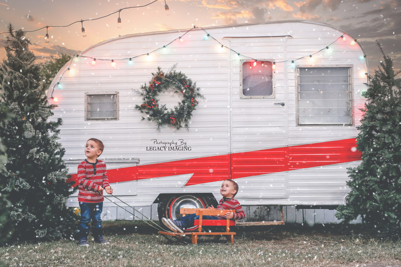 Christmas Vintage Camper