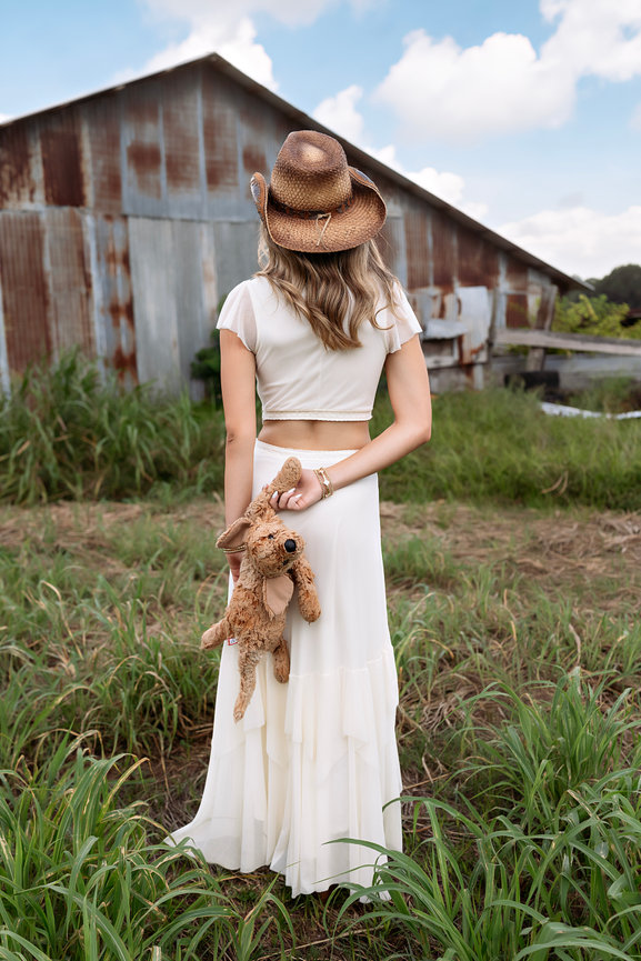 Rustic Spring Tx Senior Session - Sweet Chloe!