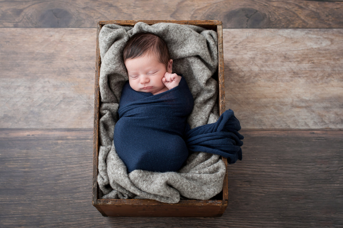 studio newborn session [evanston newborn photographer]