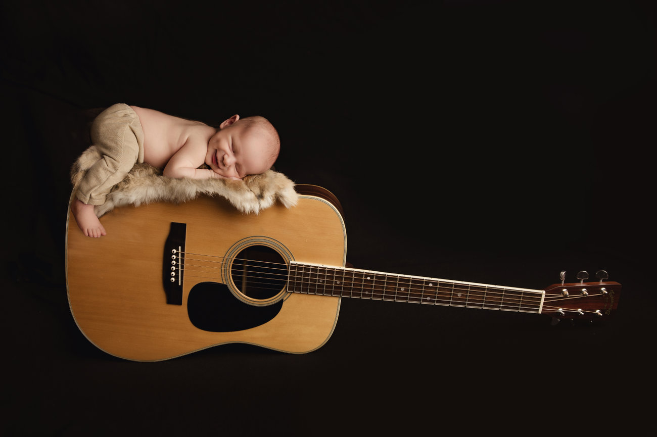 HOLIDAY STUDIO SESSIONS