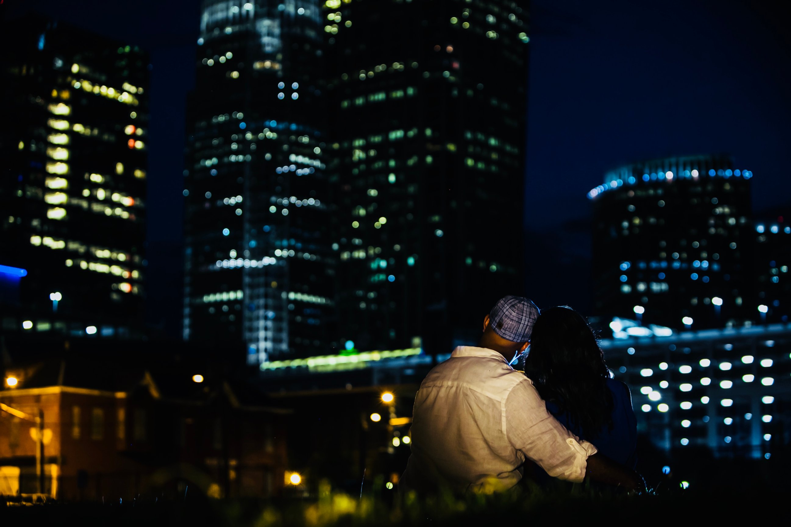 Uptown Charlotte Offers a Gorgeous Backdrop For Your Engagement Photos ...