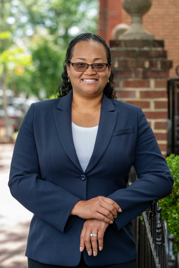 Outdoor Professional Headshot by Laura Hatcher Photography