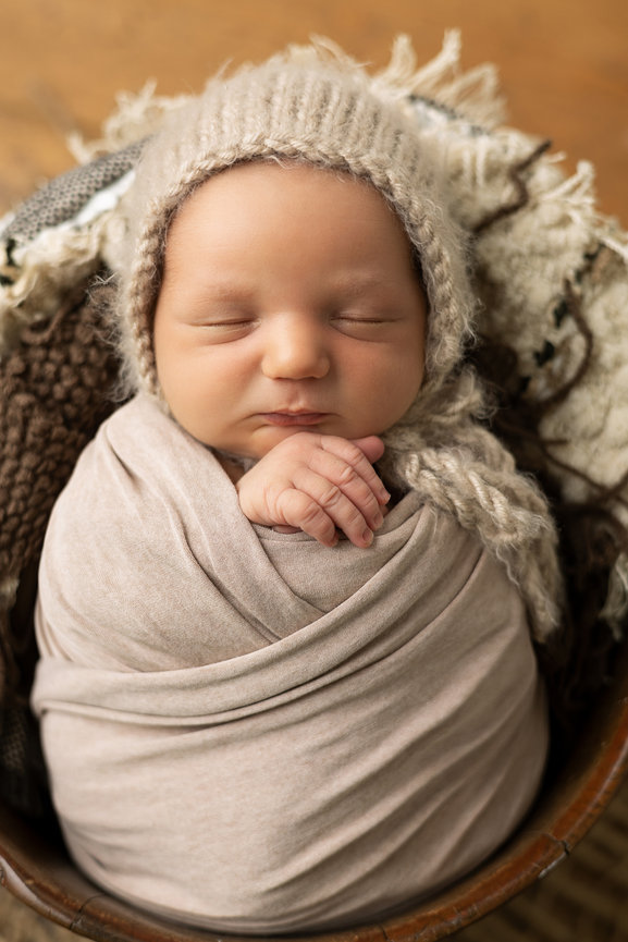 newborn photography, wisconsin newborn photography, la crosse newborn studio, onalaska wisconsin photography studio, newborn boy, newborn photoshoot