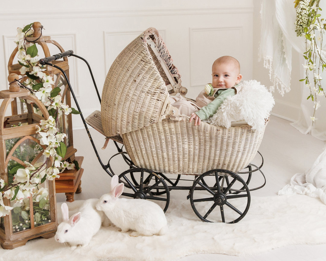 Easter Bunny mini session capturing joyful moments for Clarksville families