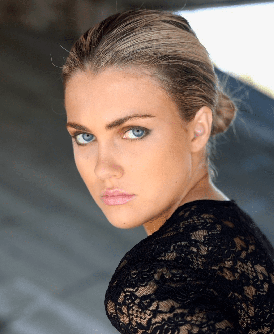 Women: 18-29 - Red Models & Talent