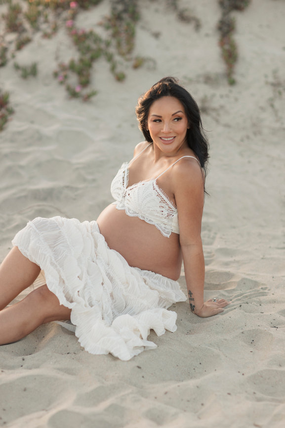 Maternity Beach Photos in the Best Hidden Spot Between LA and OC - Newborn  Photography Los Angeles: Baby & maternity photography Los Angeles-based in  Long Beach