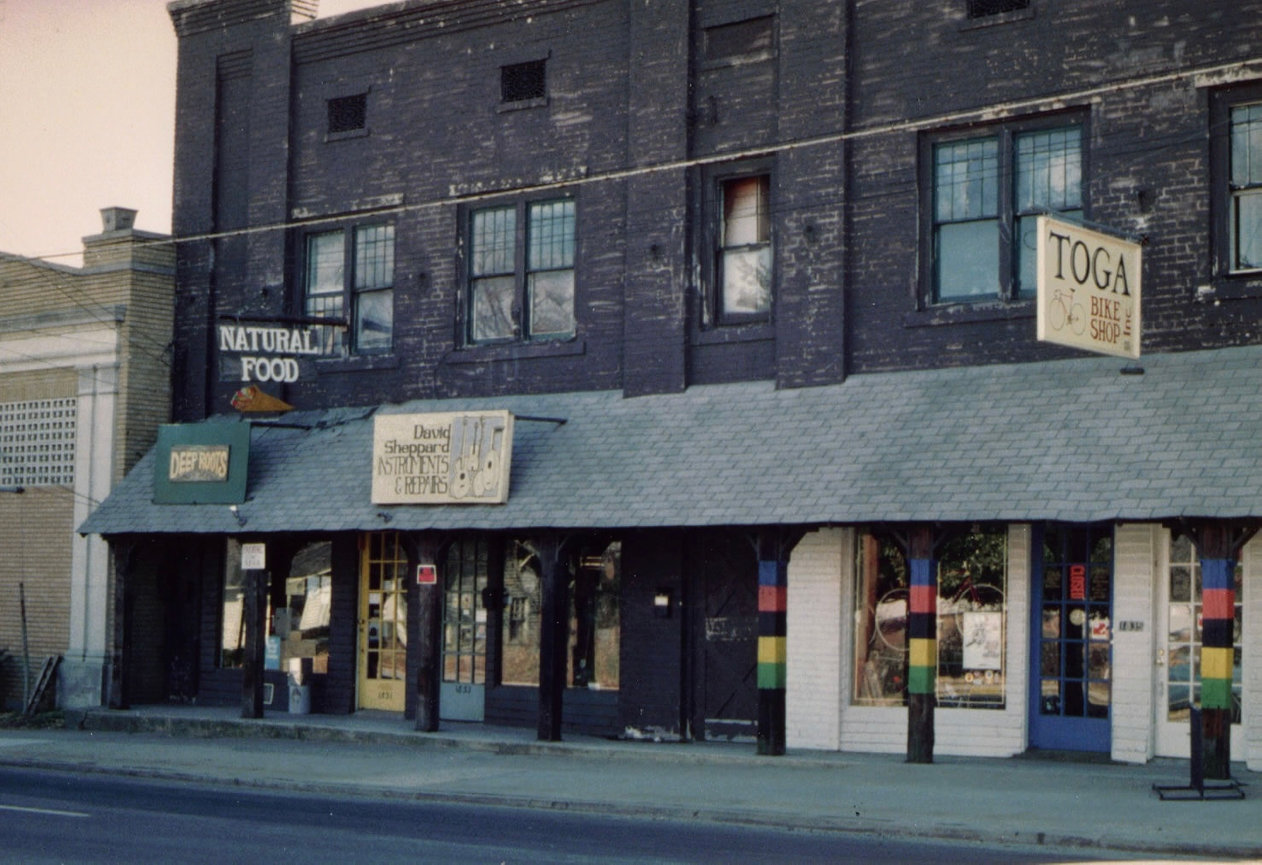 Deep Roots Market photo 5