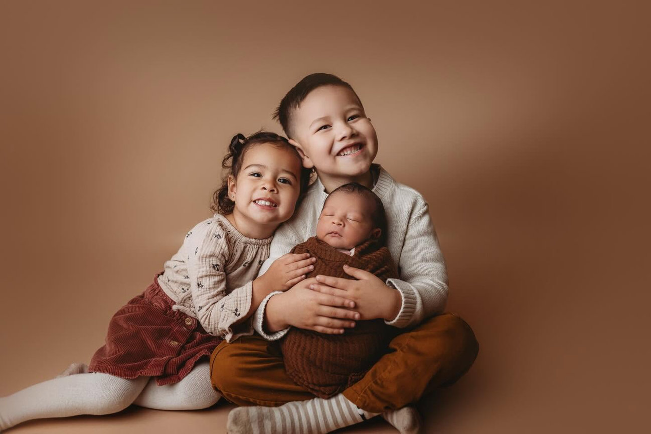 Carmel By The Sea maternity photographer, Carmel By The Sea newborn photographer, family portraits Carmel By The Sea