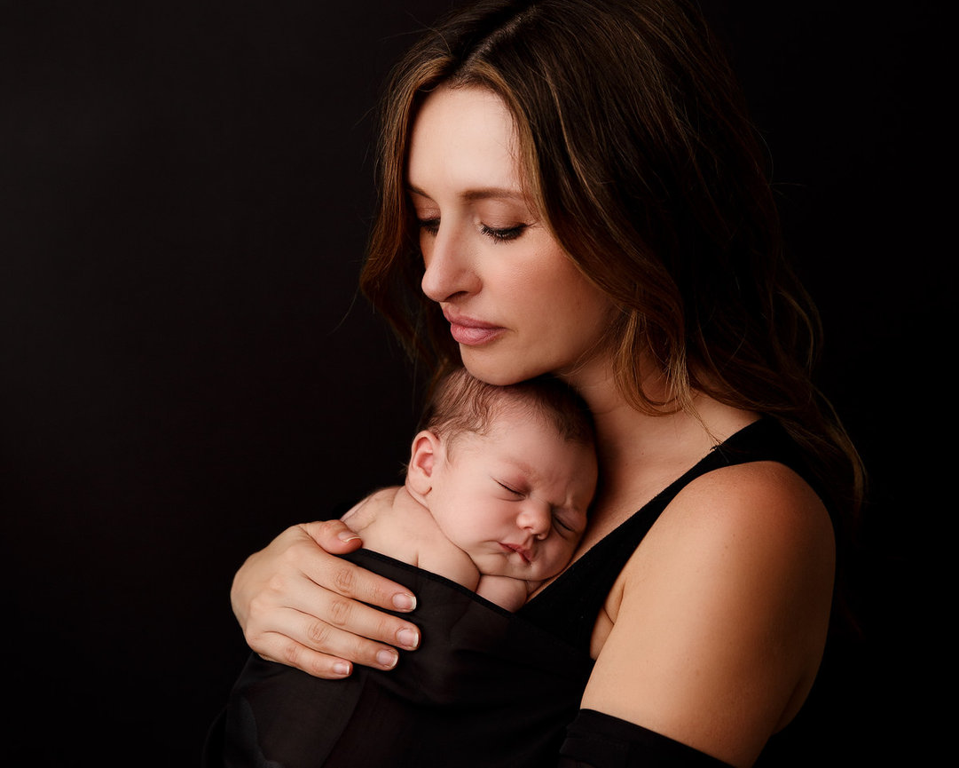 Laguna Beach maternity photographer, Laguna Beach newborn photographer, Laguna Beach baby photographer, Laguna Beach family photographer, portrait studio Laguna Beach CA