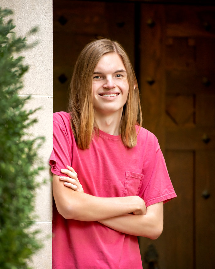 high-school-senior-session-at-university-of-richmond-katie-kraft