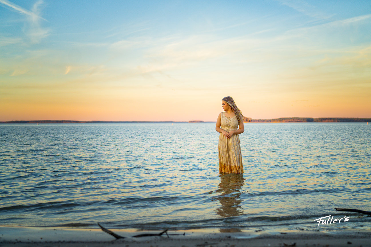 Connor with Fuller's Photography Studios LLC offers signature senior photography for Buna, Texas clients.