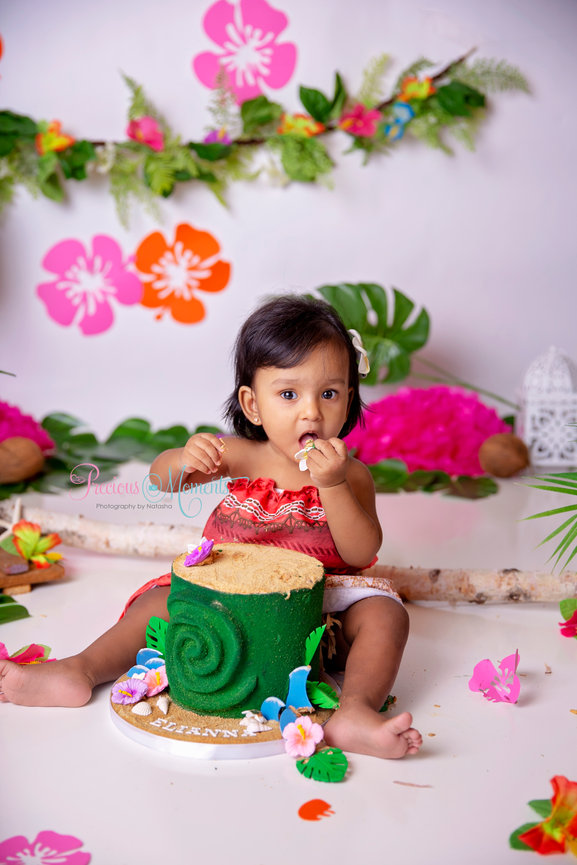 Brampton Cake Smash Photographer Elianna S Moana Themed Cake Smash Precious Moments Photography Newborn Family Photographer